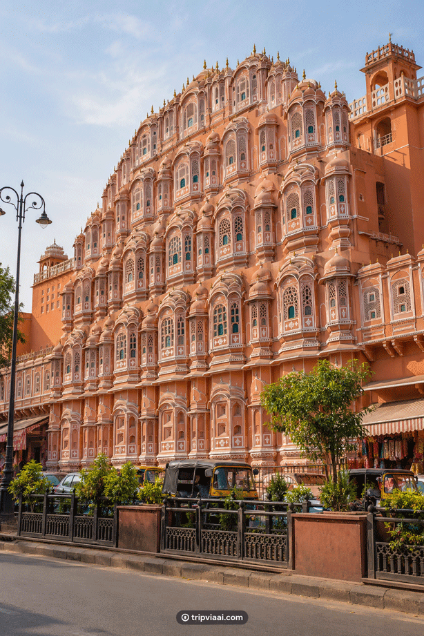 Hawa Mahal Jaipur A Street-Level View of the Pink City’s Iconic Landmark